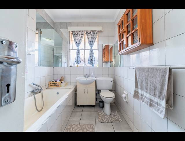 2 BEDROOM APARTMENT FOR SALE IN FLORIDA